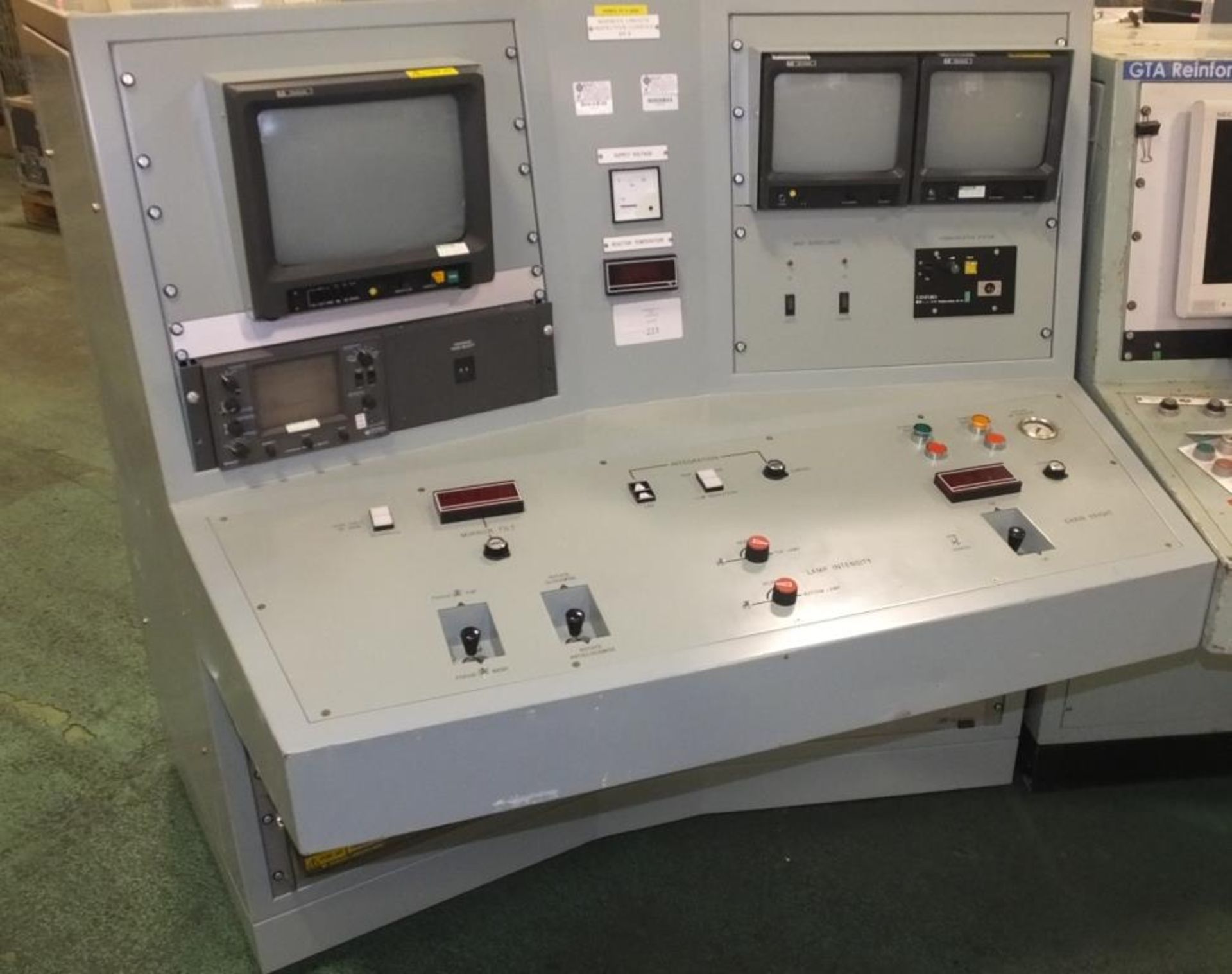 Ex Nuclear Plant Reactor Control / Monitoring System - Image 3 of 25