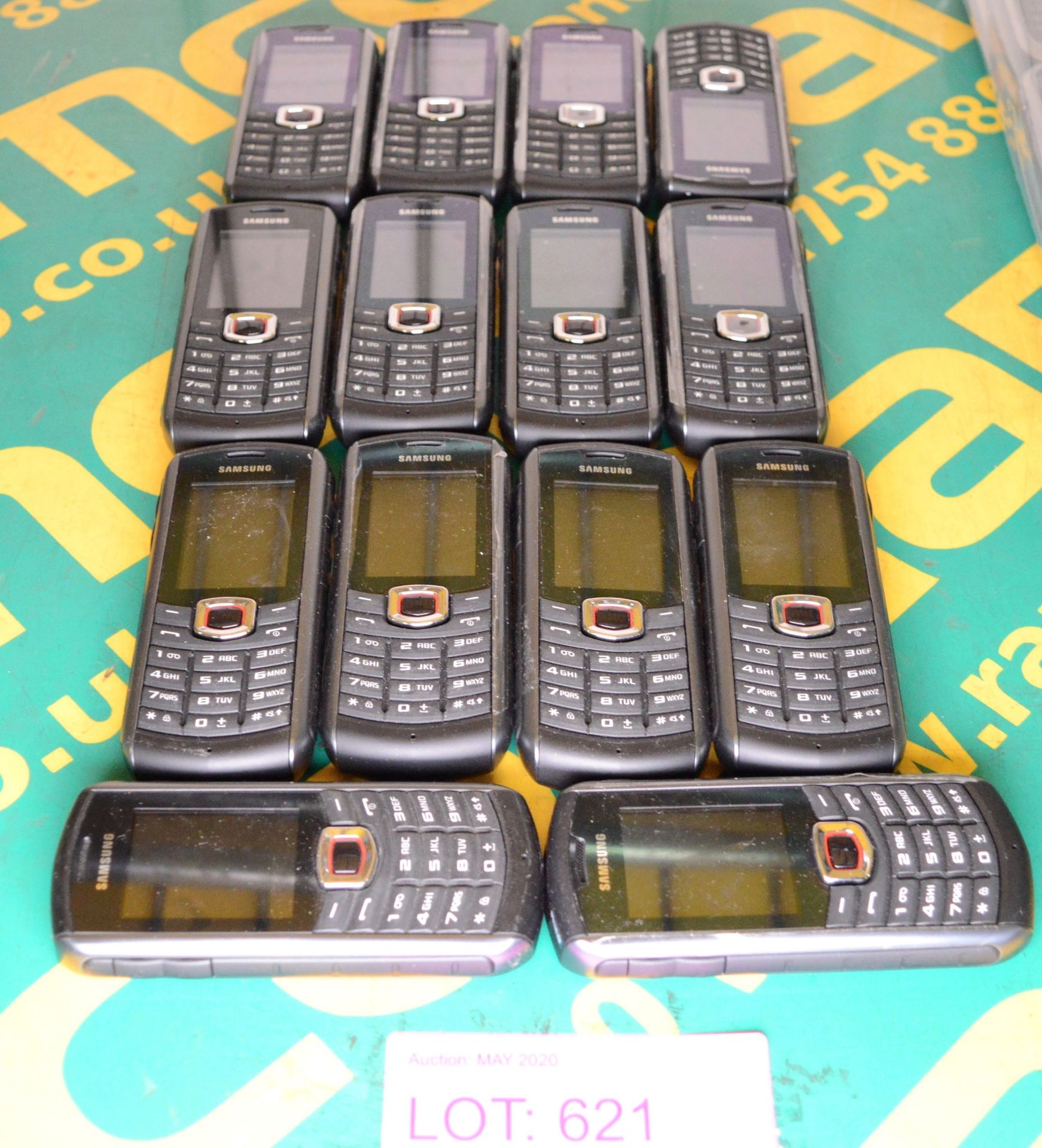14x Samsung Mobile Phones - Batteries may be missing.