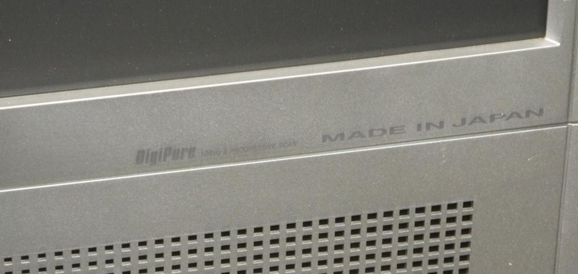 JVC InteriArt Premiere TV / Video Display Unit - Image 3 of 5