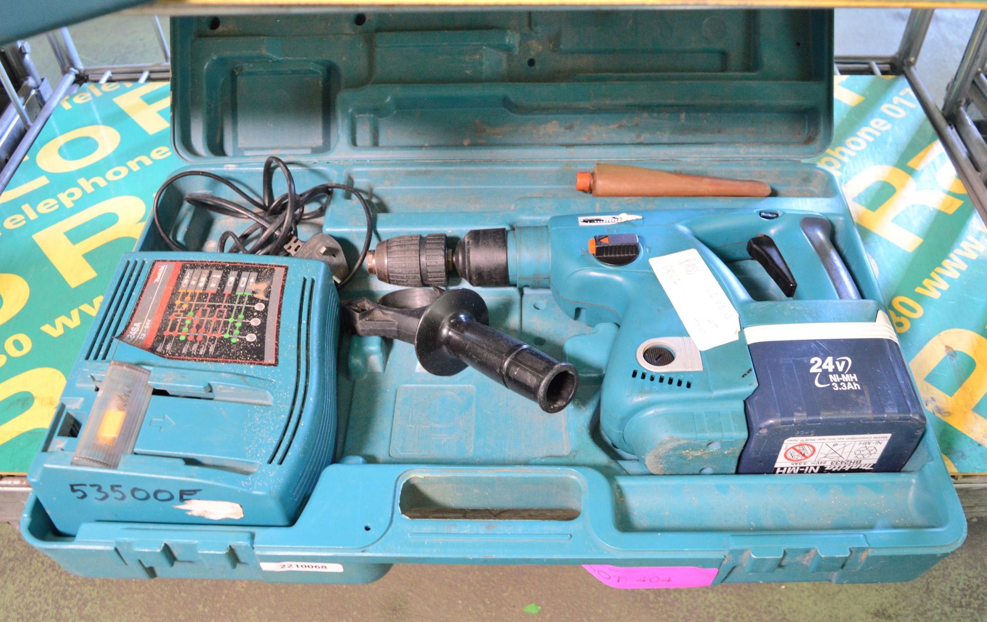 Makita 24V Cordless Hammer Drill & Charger in Carry Case.