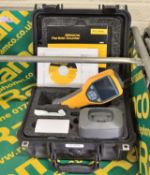 Fluke 985 Particle Counter & Case.