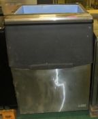 AS SPARES OR REPAIRS - ice maker