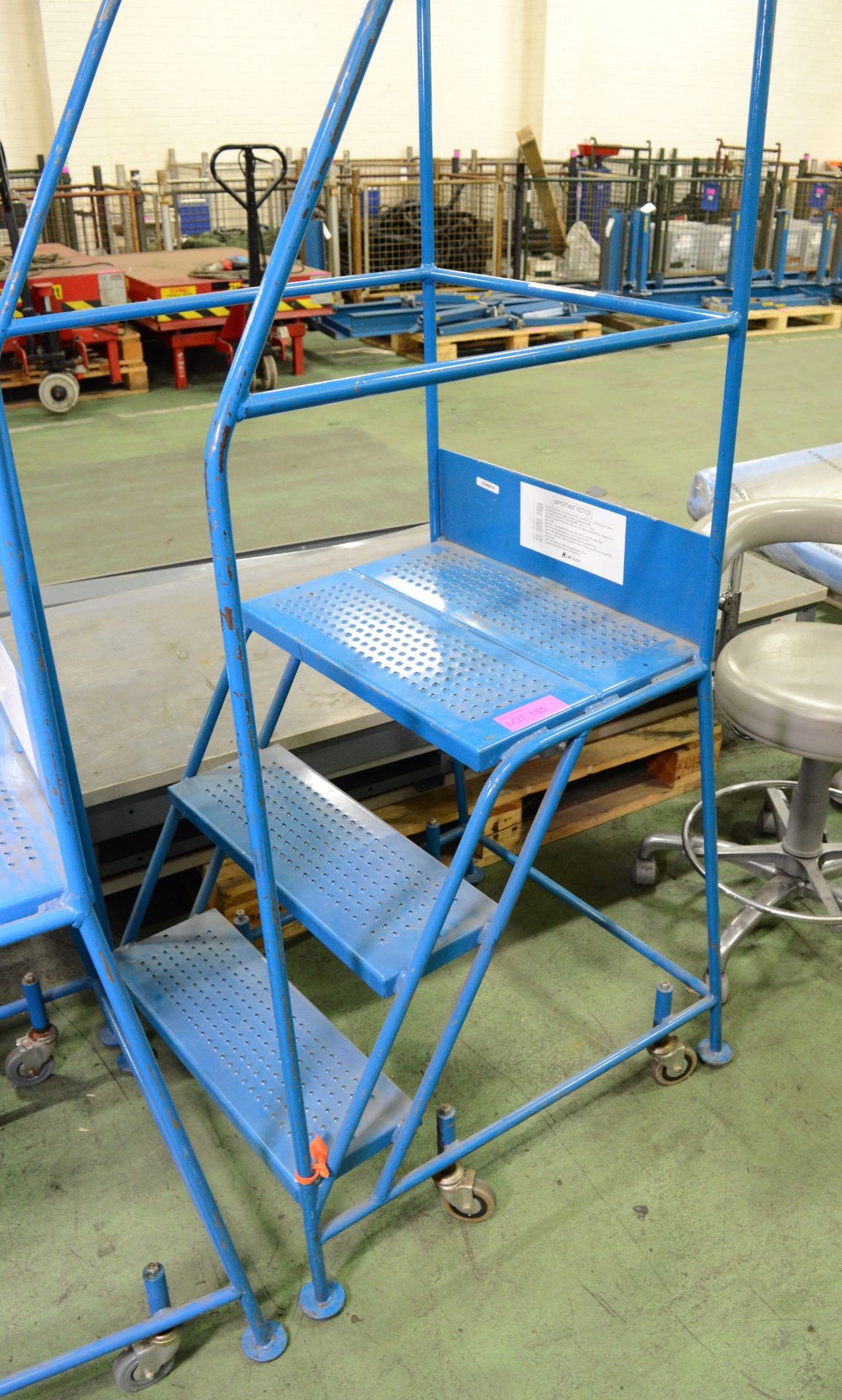 Klime-Ezee 2 Tread Safety Steps/Platform. - Image 2 of 2