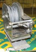 Hand Winch with cable (unknown length)