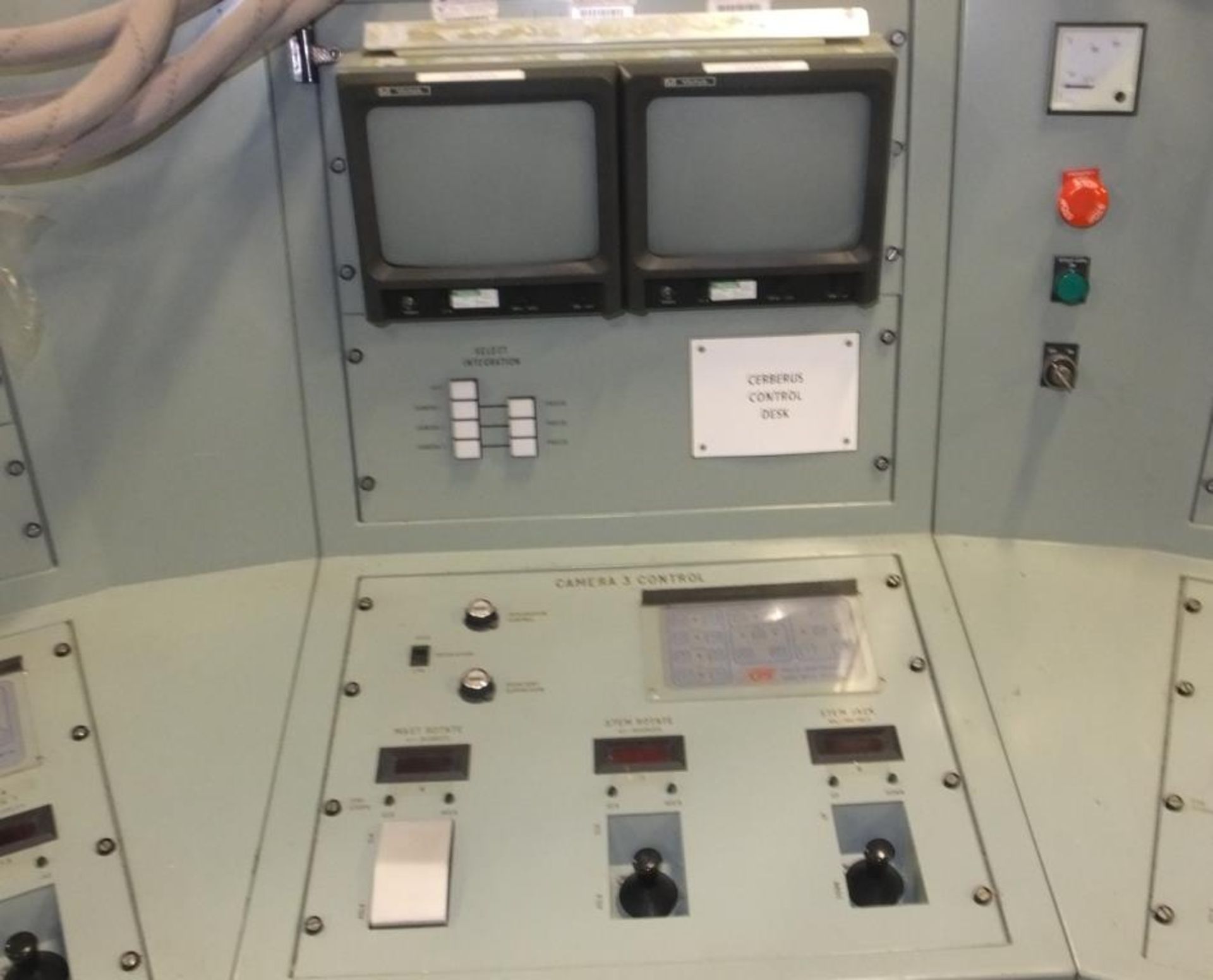 Ex Nuclear Plant Reactor Control / Monitoring System - Image 22 of 25
