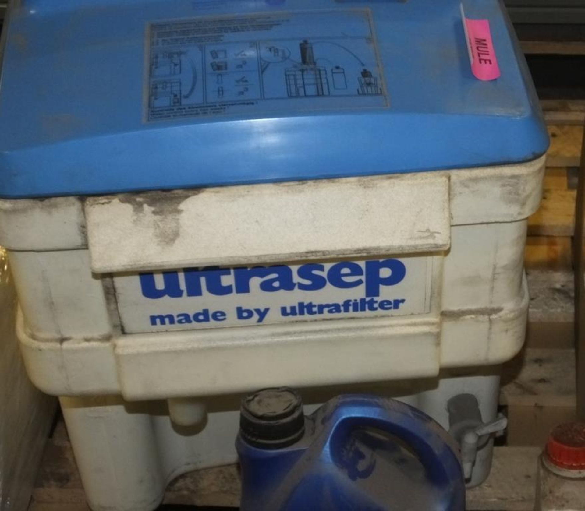 Ultrafilter Ultrasep filter system, compressor fluid bottles (no full bottles) - Image 2 of 4