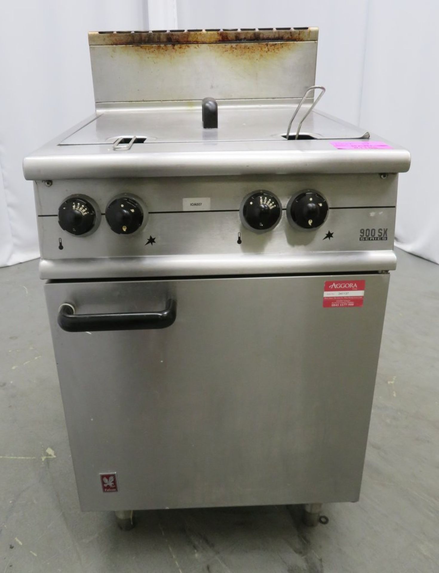 Falcon 900SX Series single tank twin basket fryer, natural gas