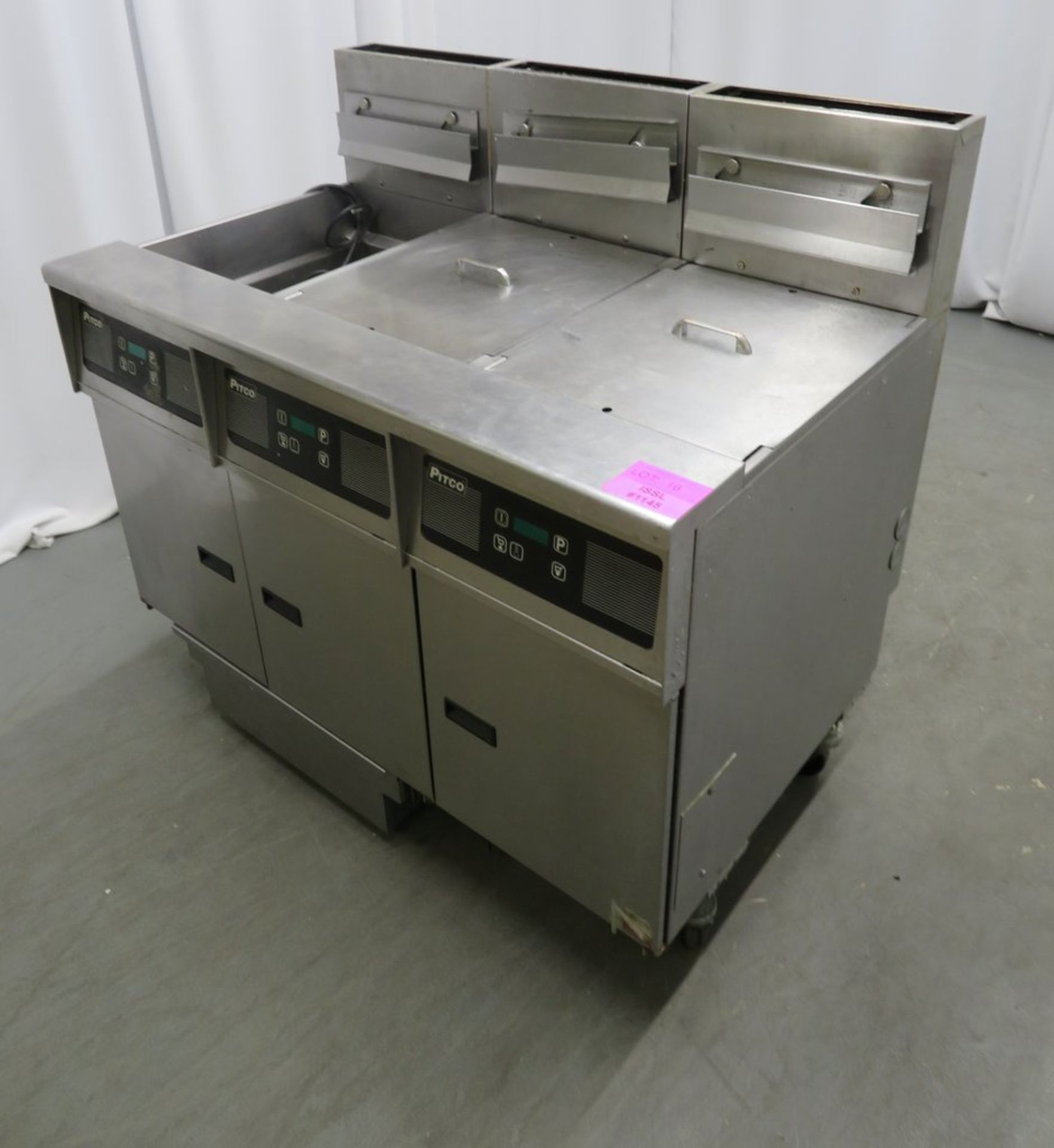 Pitco SG50 3 tank twin basket fryer, natural gas - Image 3 of 12