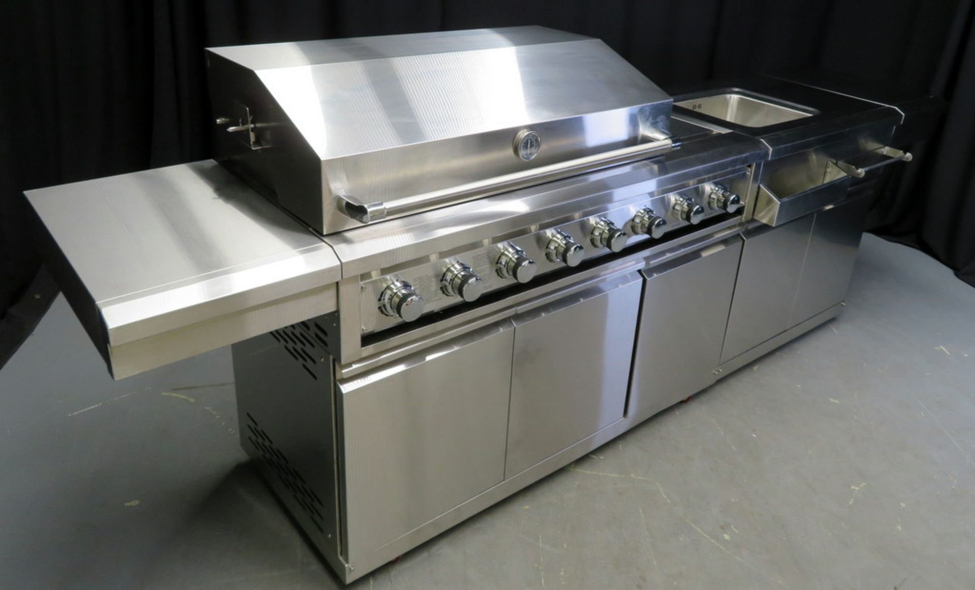 Gas 6 burner BBQ with infrared rear burner & side burner, including sink unit with cupboards - Image 2 of 22
