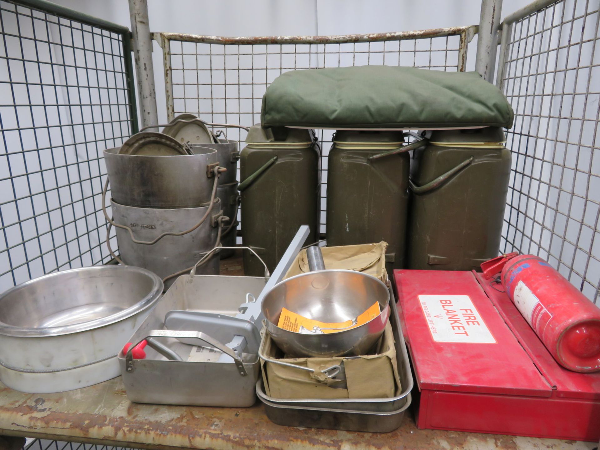 British Army No 5 field cooker & G1 No 5 hot box field oven set. - Image 14 of 18