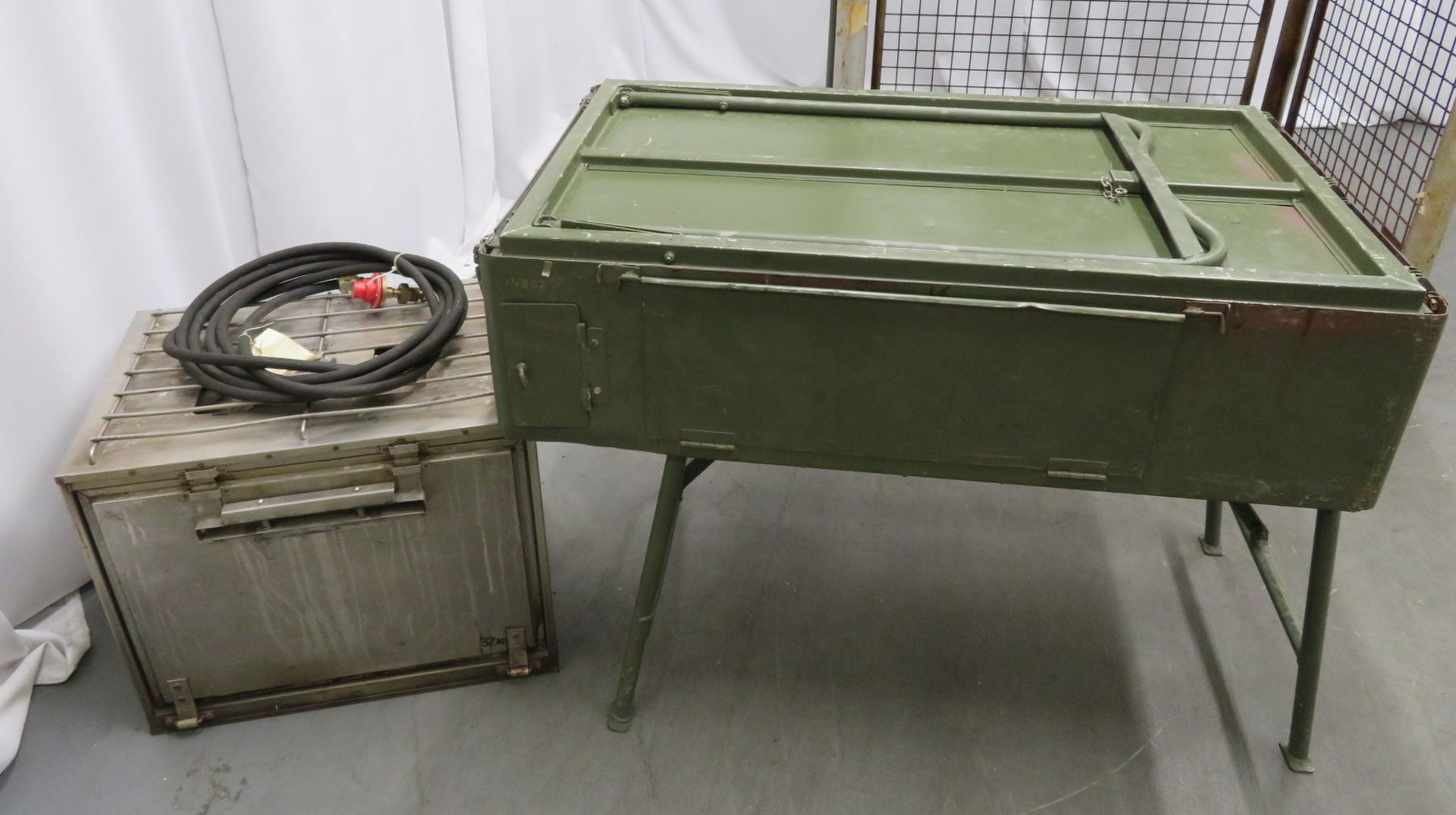 British Army No 5 field cooker & G1 No 5 hot box field oven set. - Image 16 of 16