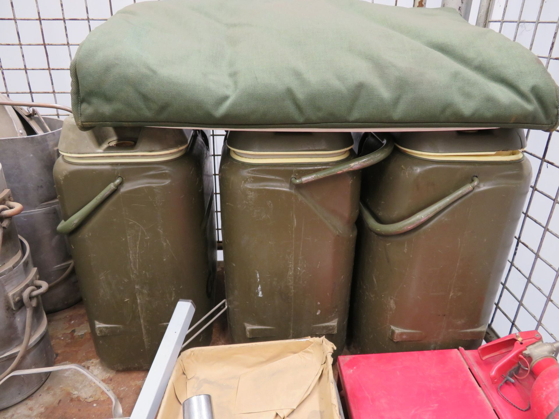 British Army No 5 field cooker & G1 No 5 hot box field oven set. - Image 18 of 18