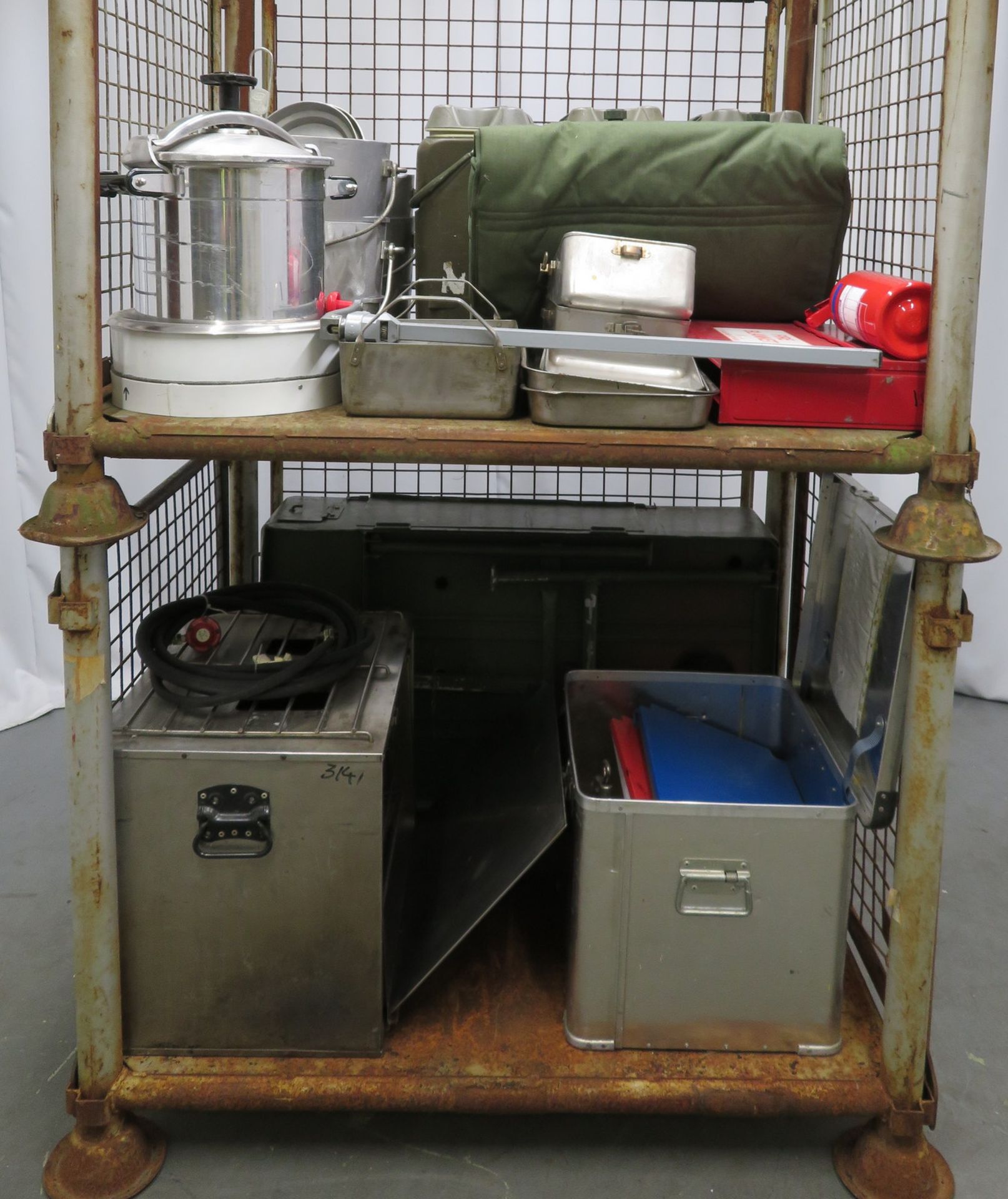 British Army No 5 field cooker & G1 No 5 hot box field oven set. - Image 2 of 16