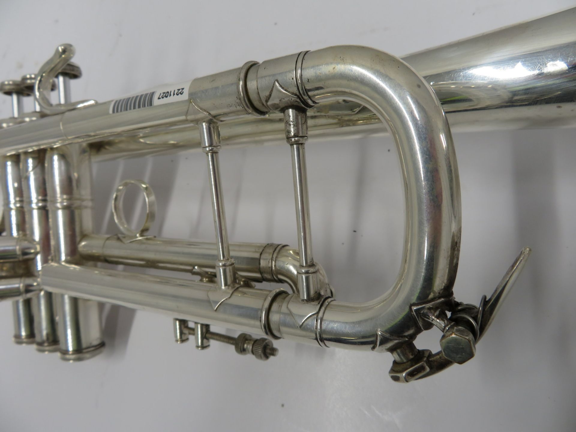 Bach Stradivarius model 37 ML trumpet with case. Serial number: 520718. - Image 7 of 14