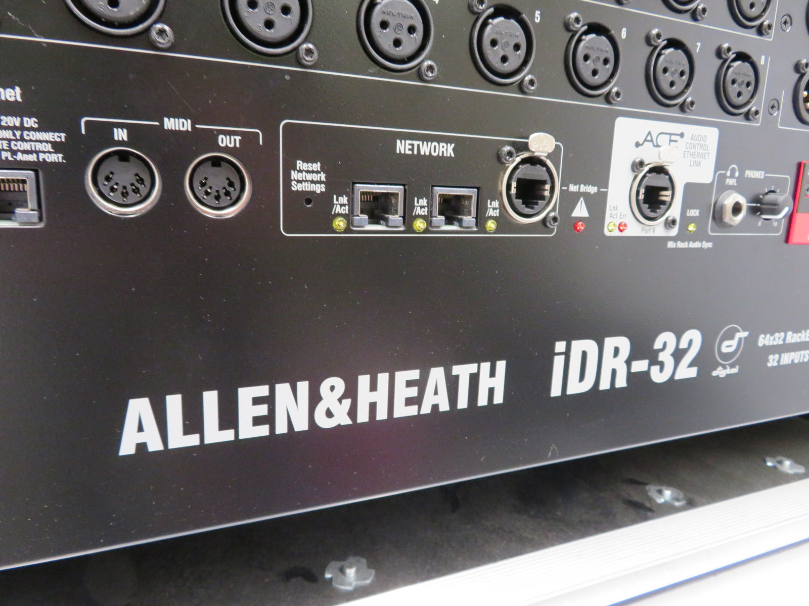 Allen & Heath iDR-32 audio mix rack. Serial number: IDR32X 315989. - Image 3 of 10