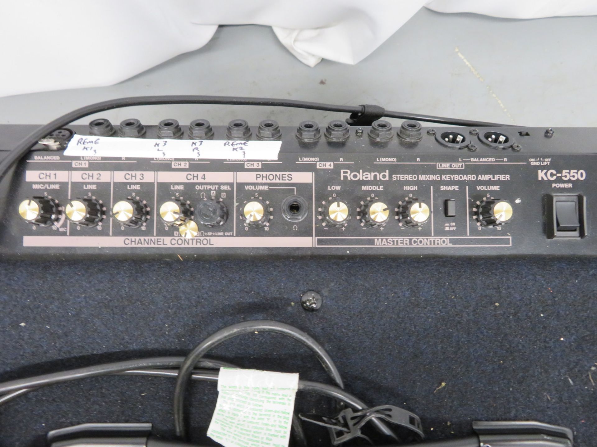 Roland KC550 keyboard amp in flight case. Serial number: Z6C6043. - Image 5 of 8