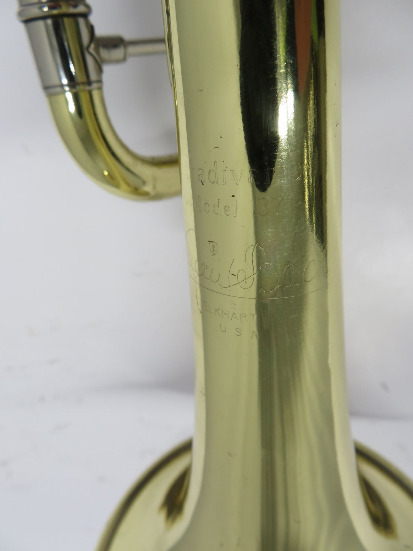 Bach Stradivarius model 37 ML trumpet with case. Serial number: 500793. - Image 11 of 12