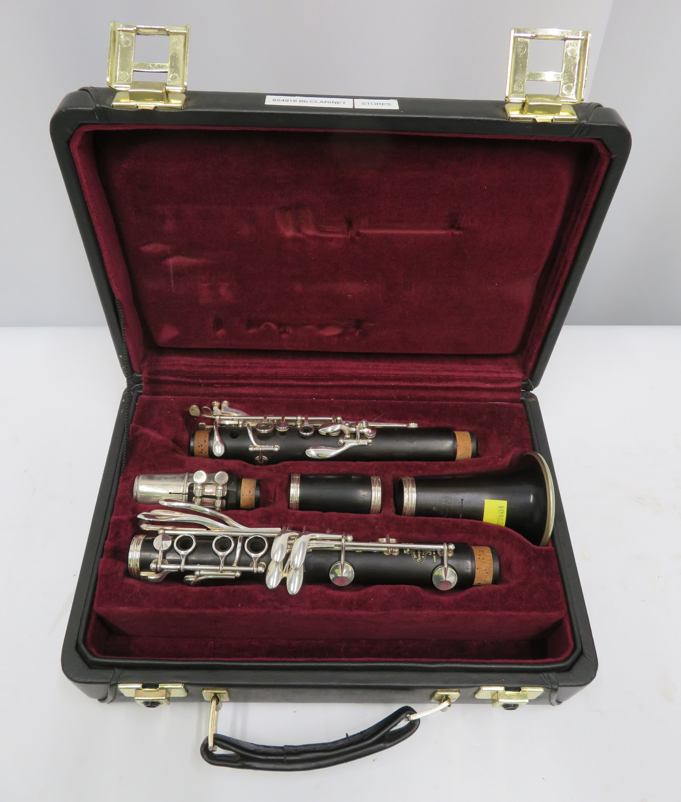 Buffet Crampon R13 clarinet with case. Serial number: 654916.