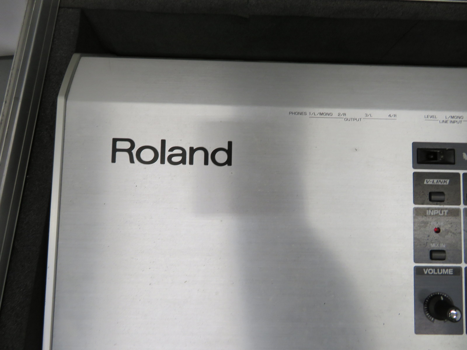 Roland Fantom G8 keyboard in flight case. Serial number: ZY77128. - Image 5 of 11