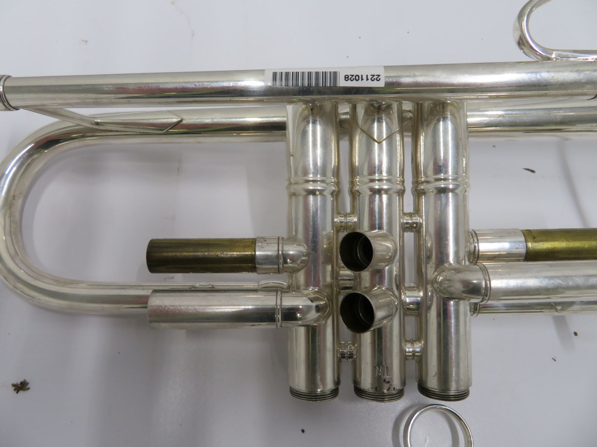 Bach Stradivarius model 37 ML trumpet with case. Serial number: 526621. - Image 9 of 14