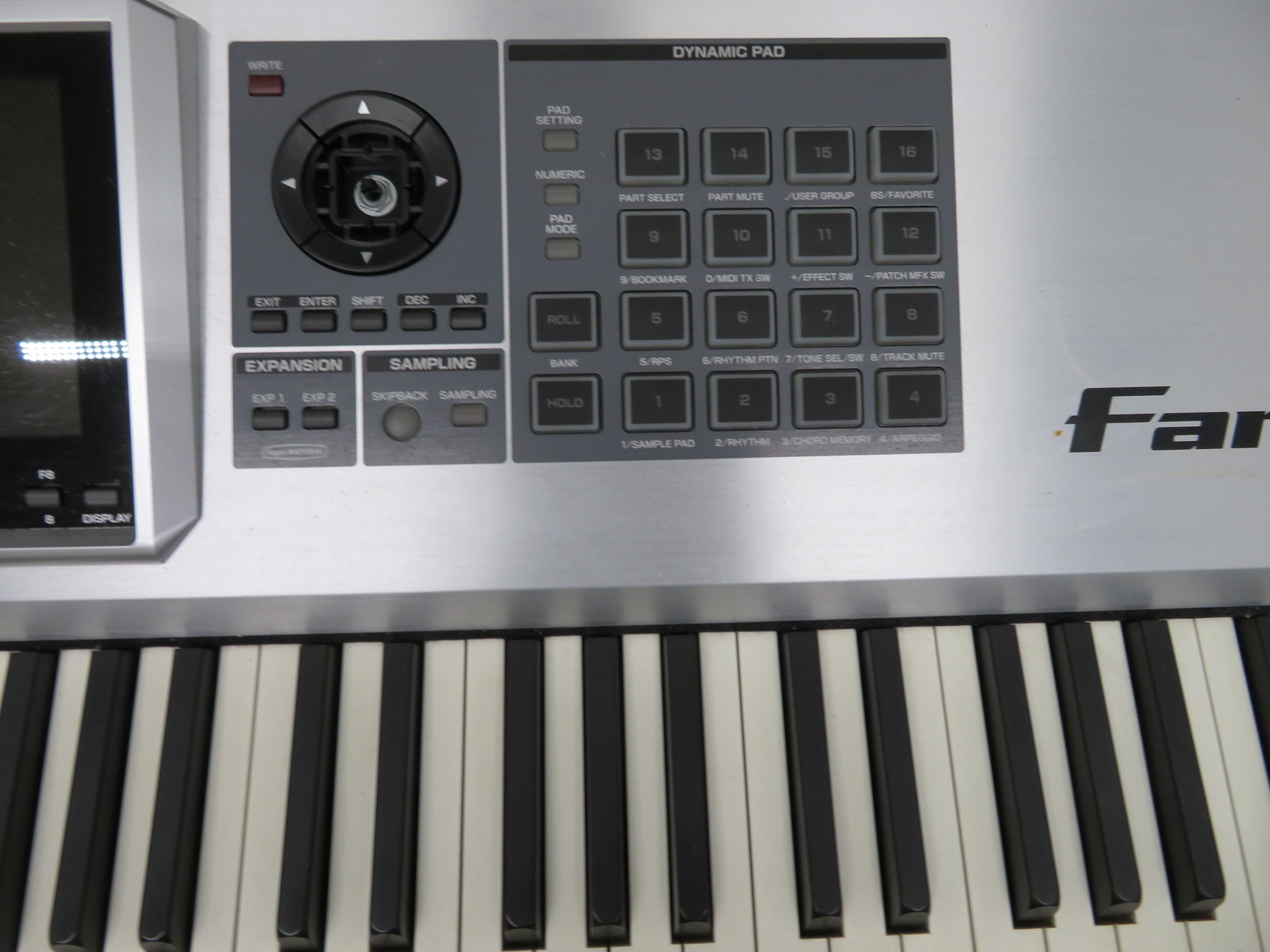 Roland Fantom G8 keyboard in flight case. Serial number: ZY77128. - Image 7 of 11