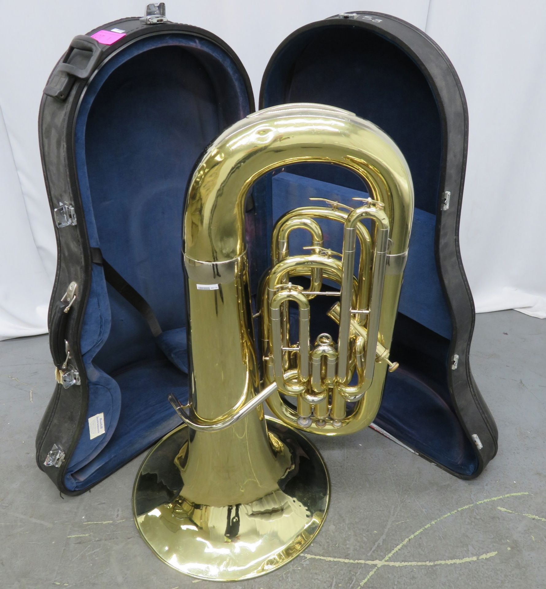 Miraphone Eeb 1261 tuba with case. Serial number: 9031538.