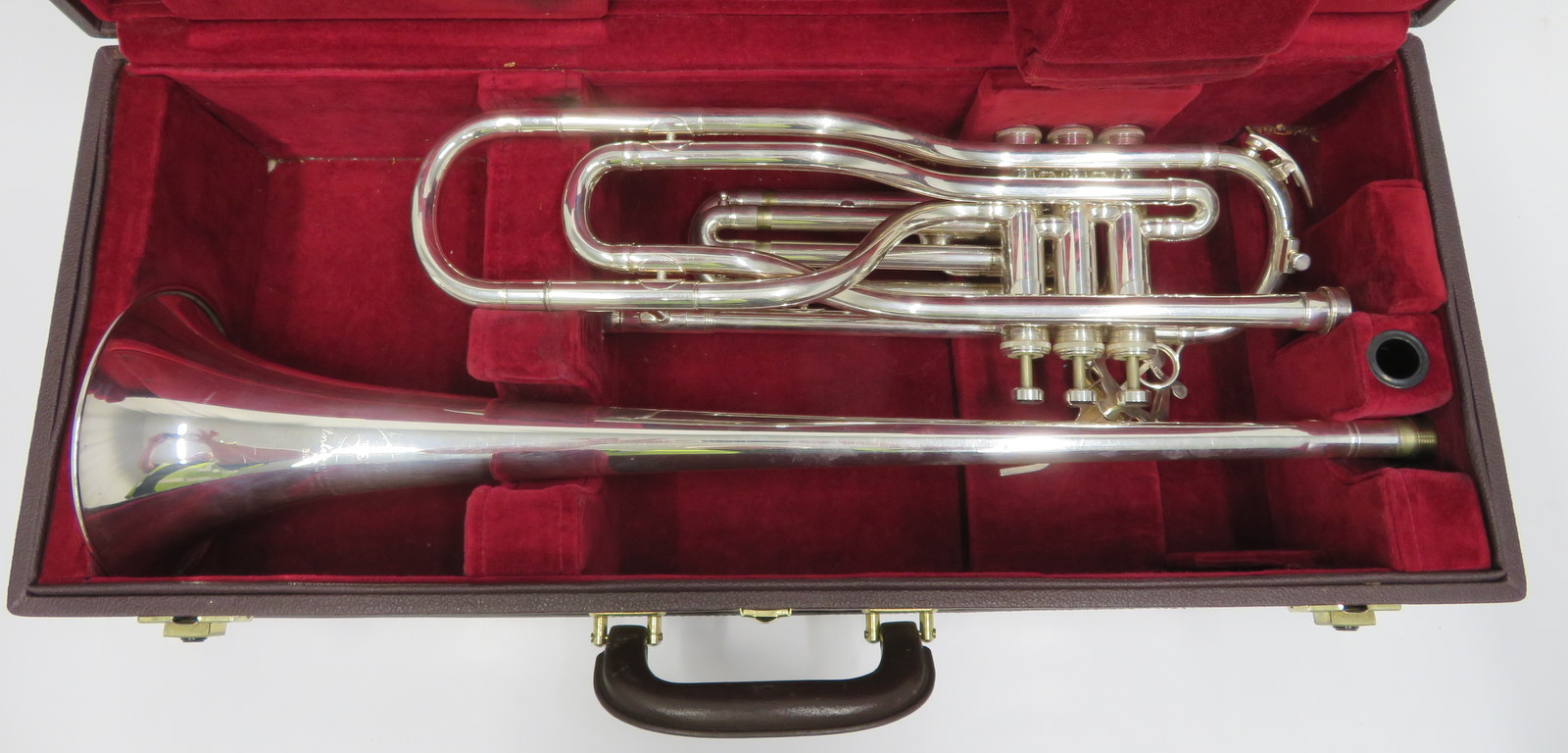Besson International BE707 fanfare trumpet with case. Serial number: 884160. - Image 2 of 17