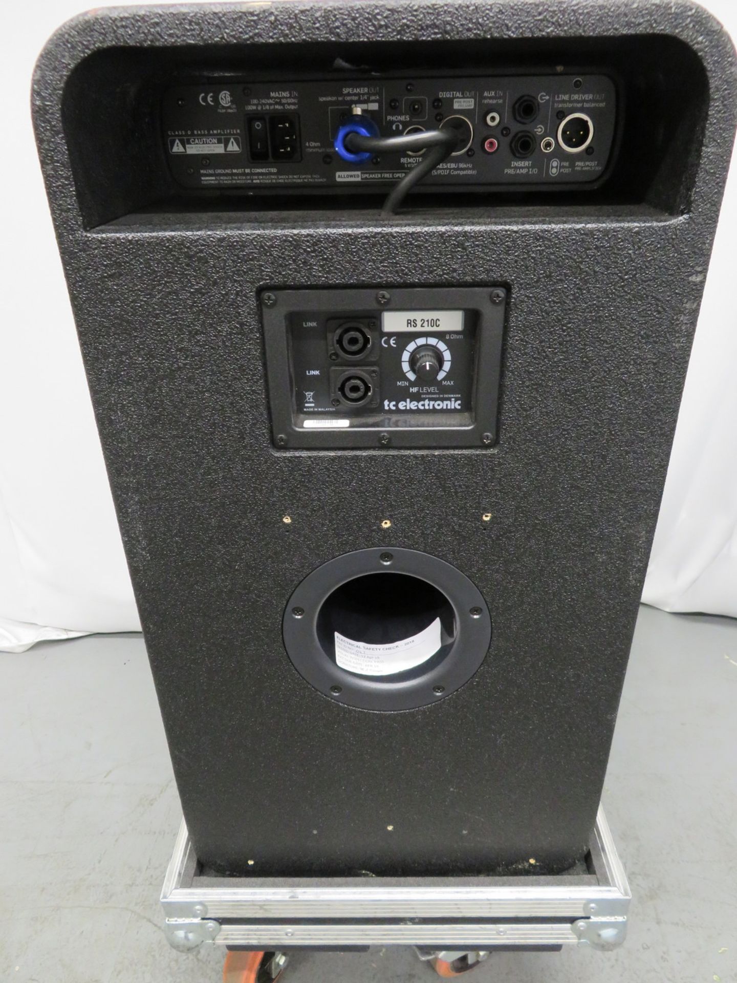 TC Electronics bass combo speaker & amp in flight case. Serial number: 10626148. - Image 6 of 10