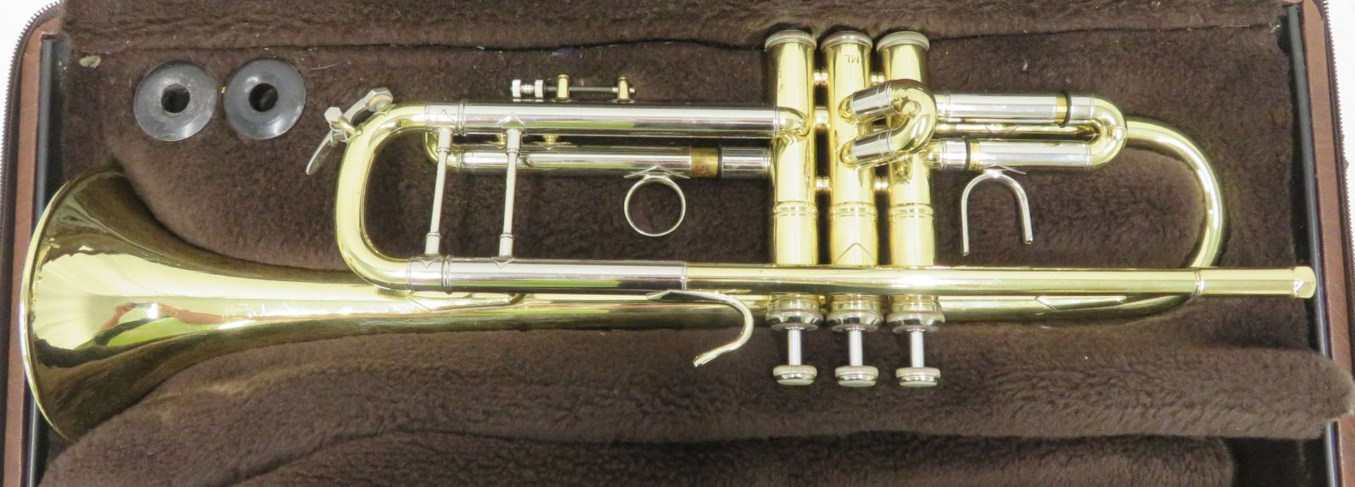 Bach Stradivarius model 37 ML trumpet with case. Serial number: 500793. - Image 2 of 12