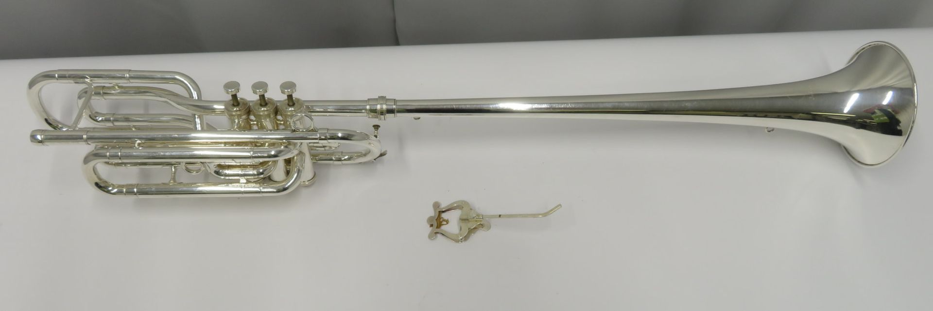 Besson International BE708 fanfare trumpet with case. Serial number: 887800. - Image 4 of 14