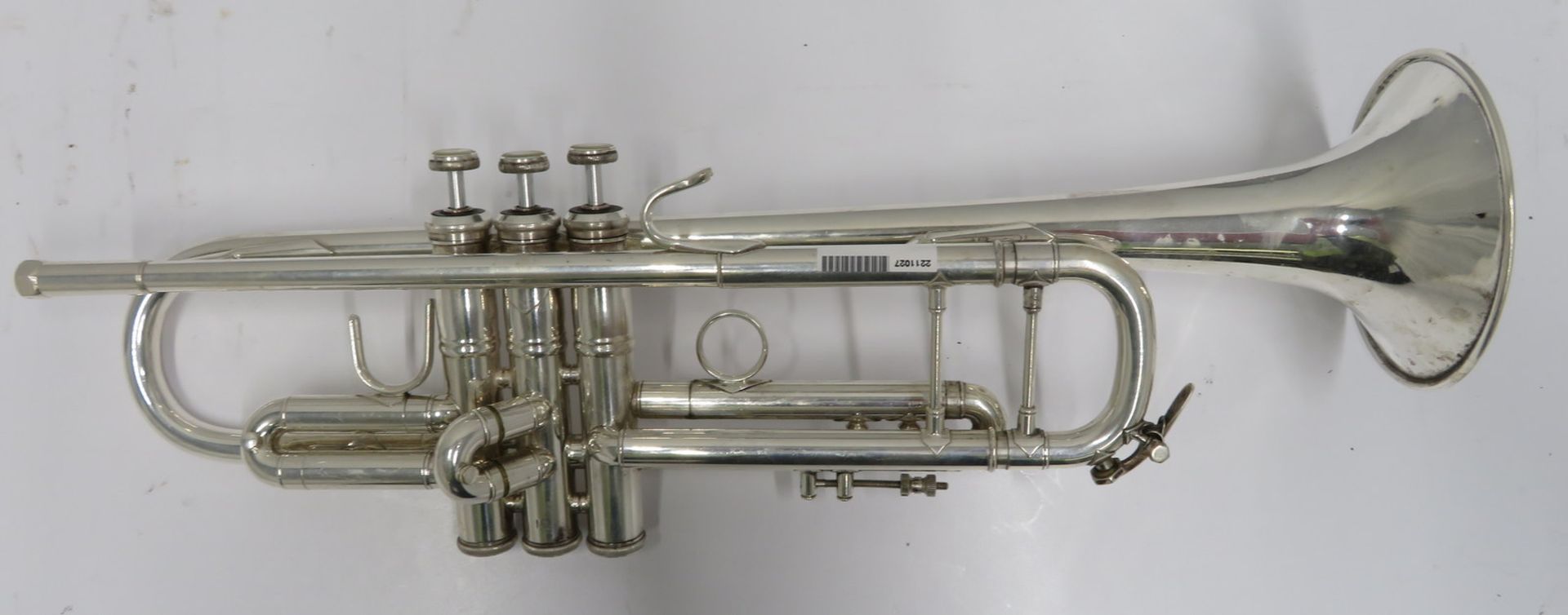 Bach Stradivarius model 37 ML trumpet with case. Serial number: 520718. - Image 4 of 14