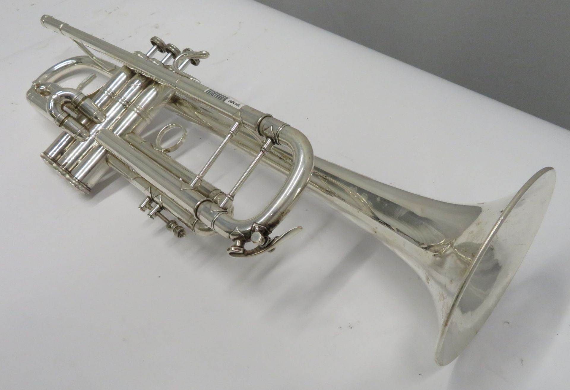 Bach Stradivarius model 37 ML trumpet with case. Serial number: 520718. - Image 5 of 14