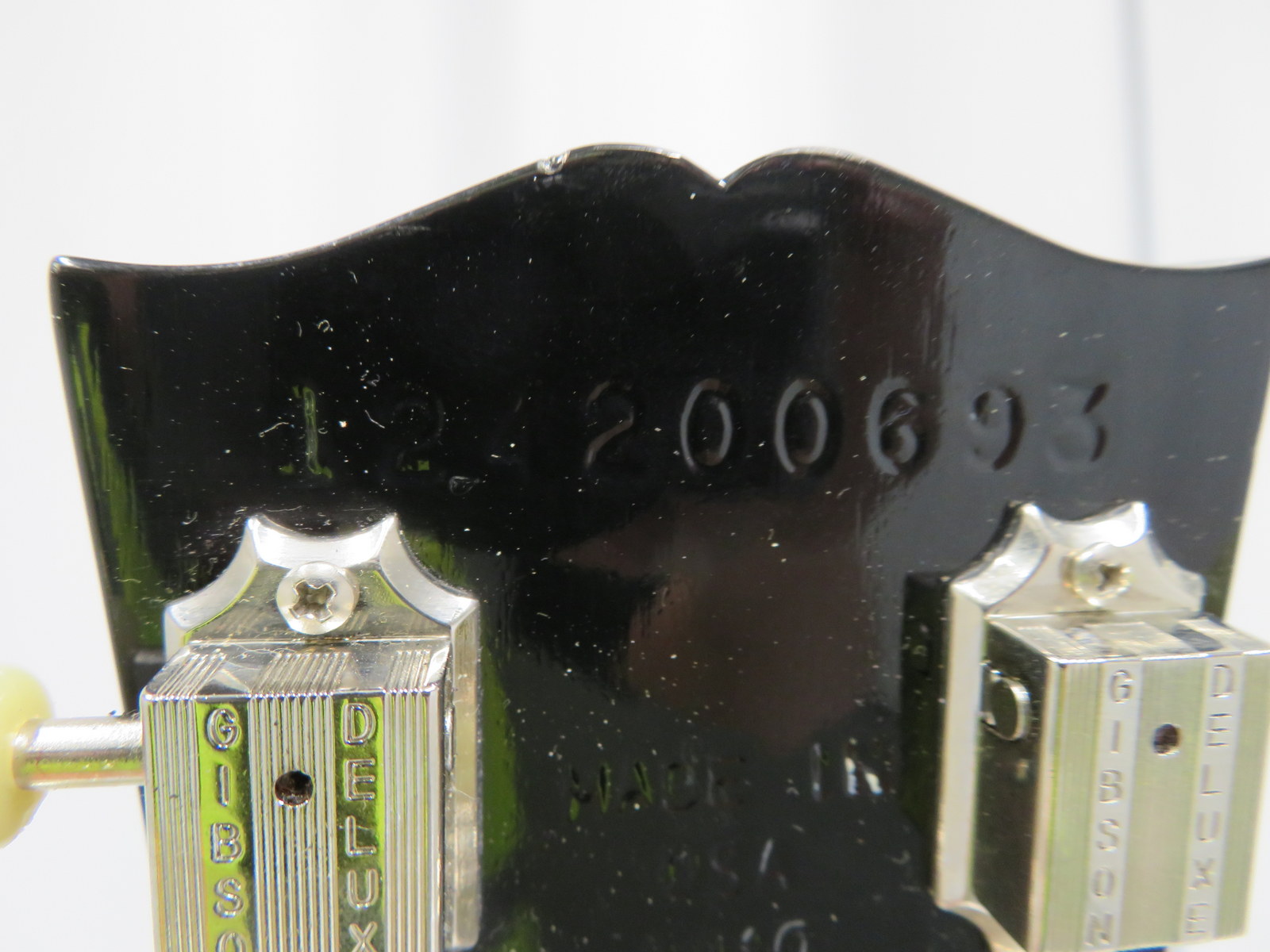 Gibson Les Paul electric guitar in flight case. Serial number: 124200693. - Image 10 of 13