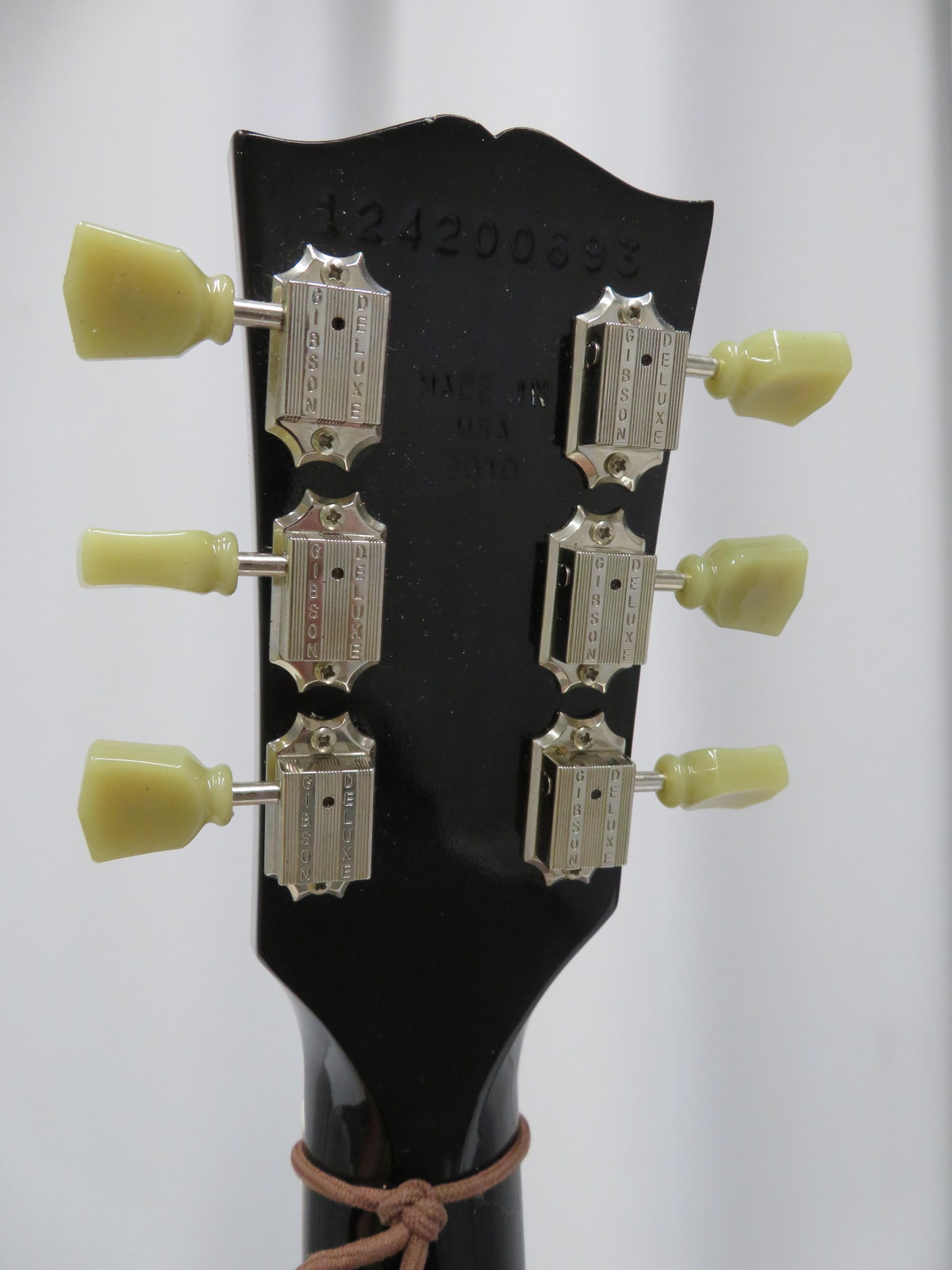 Gibson Les Paul electric guitar in flight case. Serial number: 124200693. - Image 9 of 13
