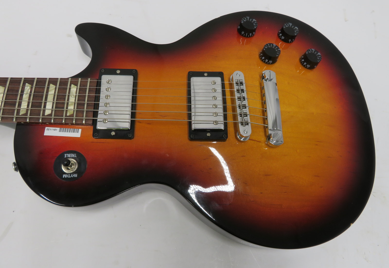 Gibson Les Paul electric guitar in flight case. Serial number: 124200693. - Image 4 of 13