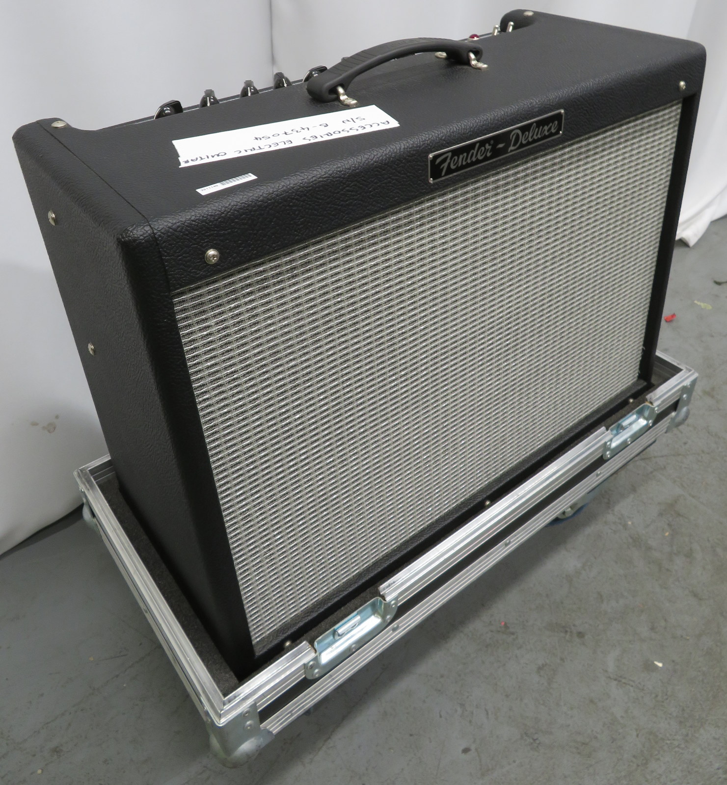 Fender Deluxe PR246 guitar amp. Serial number: B-437054. - Image 2 of 10