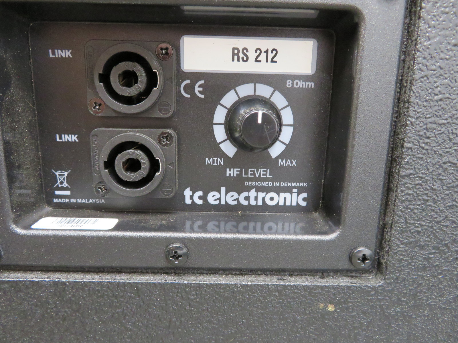 TC Electronics RS212 bass speaker in flight case. Serial number: 10174062. - Image 6 of 7