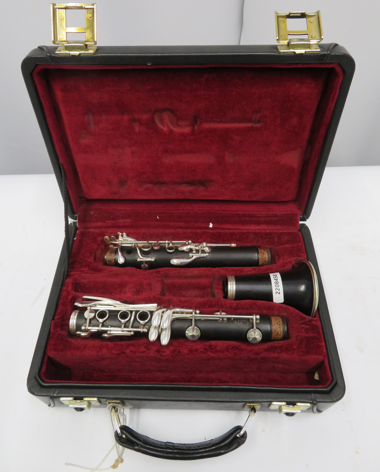 Buffet Crampon clarinet with case. Serial number: 466535.