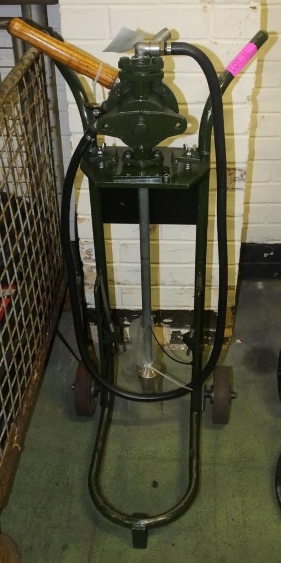 Distribution Oil Hand Pump Trolley