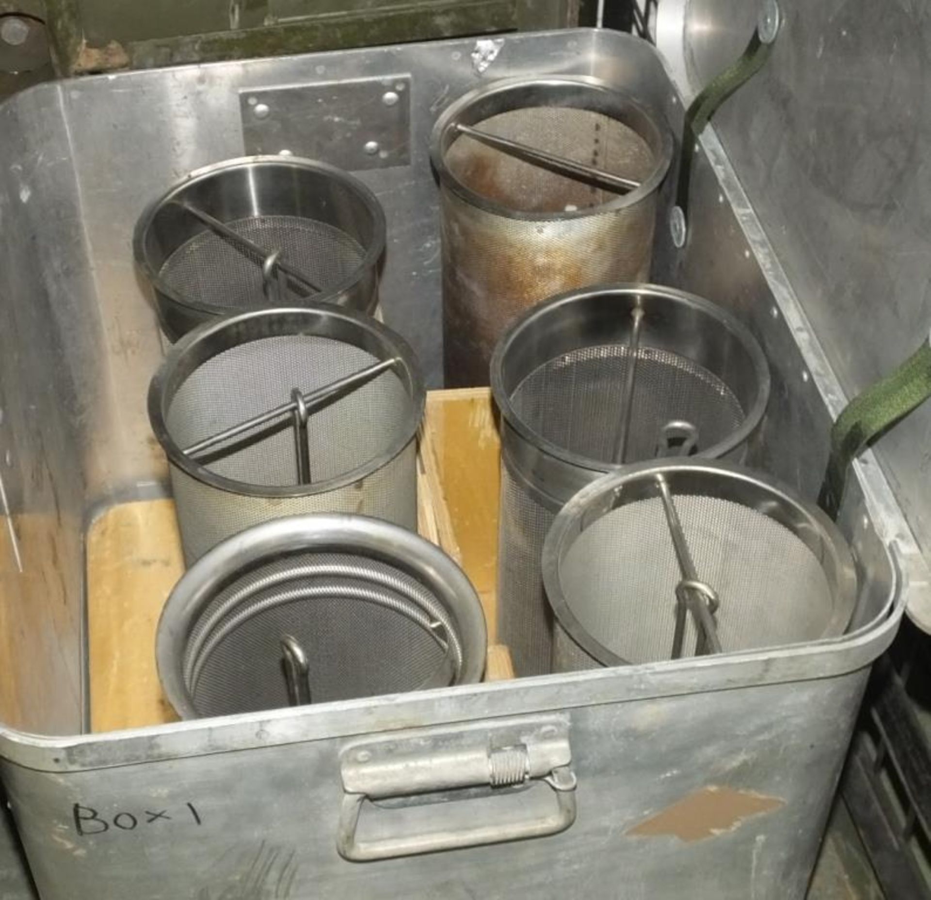 Field Kitchen set - cooker, oven, sieve set in carry box, norweigen food boxes - Image 4 of 4