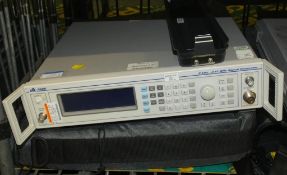 IFR 2025 9khz - 2.51GHZ Signal Generator with carry bag