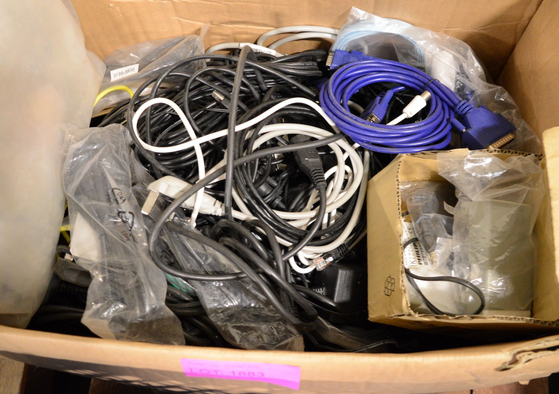2x Boxes of Assorted Computer Connection Leads. - Image 2 of 3