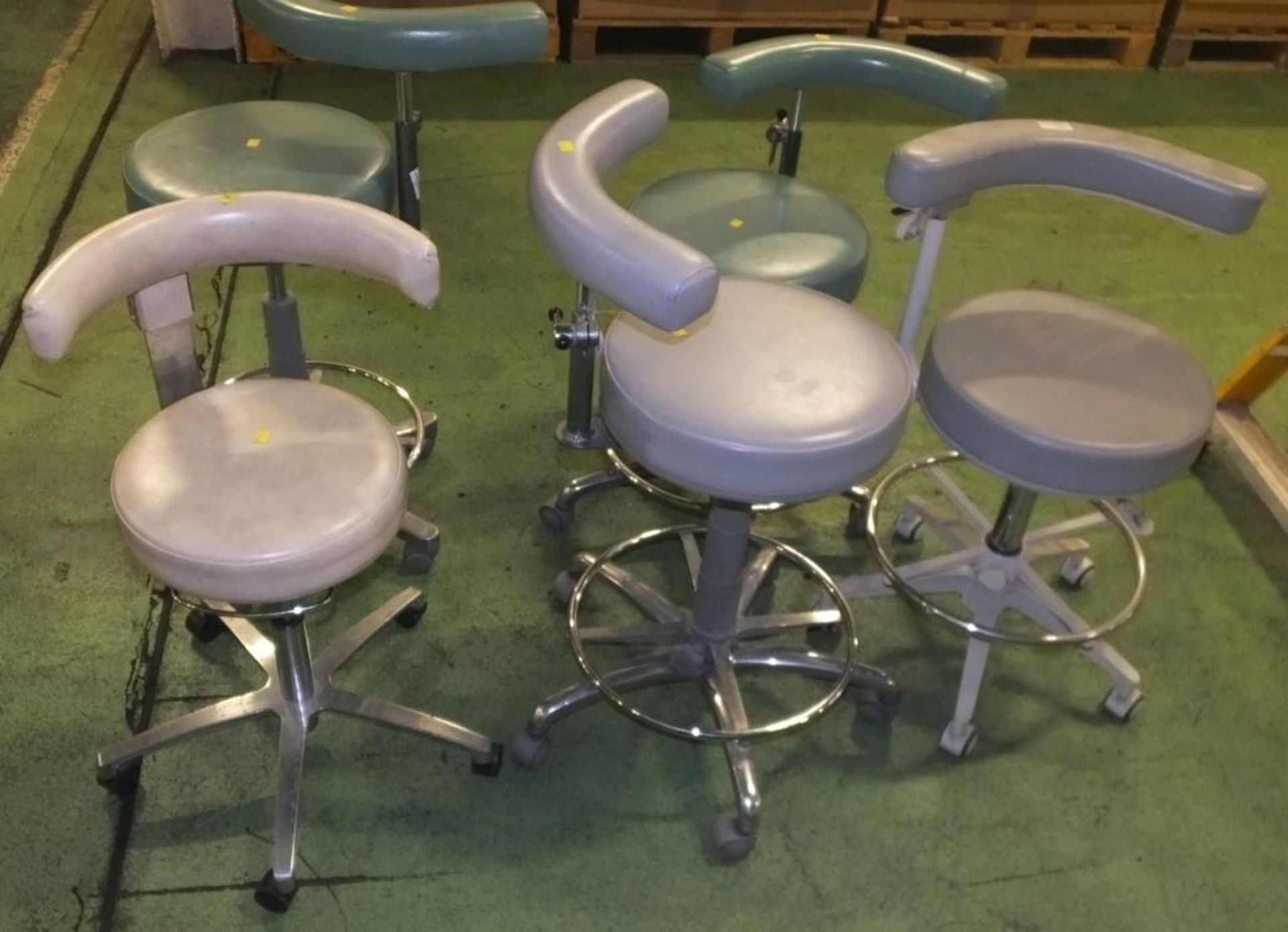 5x Swivel stools