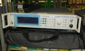 IFR 2025 9khz - 2.51GHZ Signal Generator with carry bag