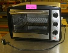 Bush No 8T02 Electric Oven 240V.