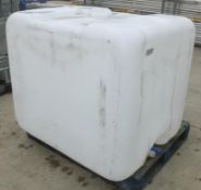 1x IBC 1000LTR plastic container no frame no lid