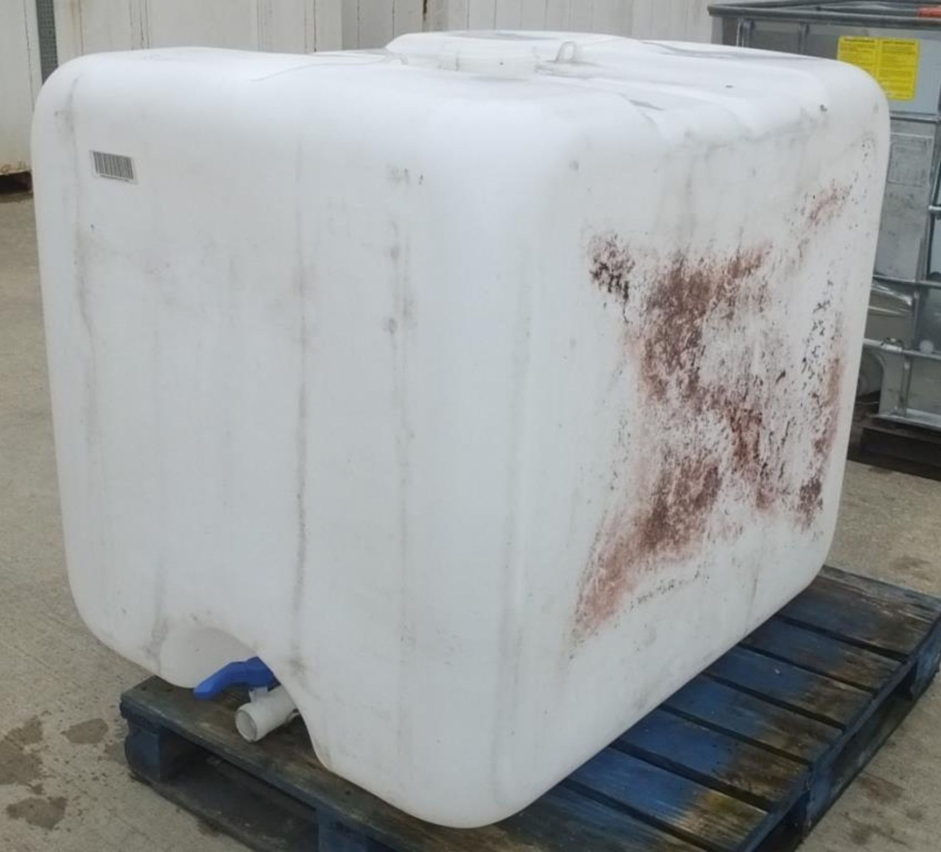 1x IBC 1000LTR plastic container no frame no lid - Image 2 of 3