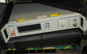 IFR 2025 9khz - 2.51GHZ Signal Generator with carry bag