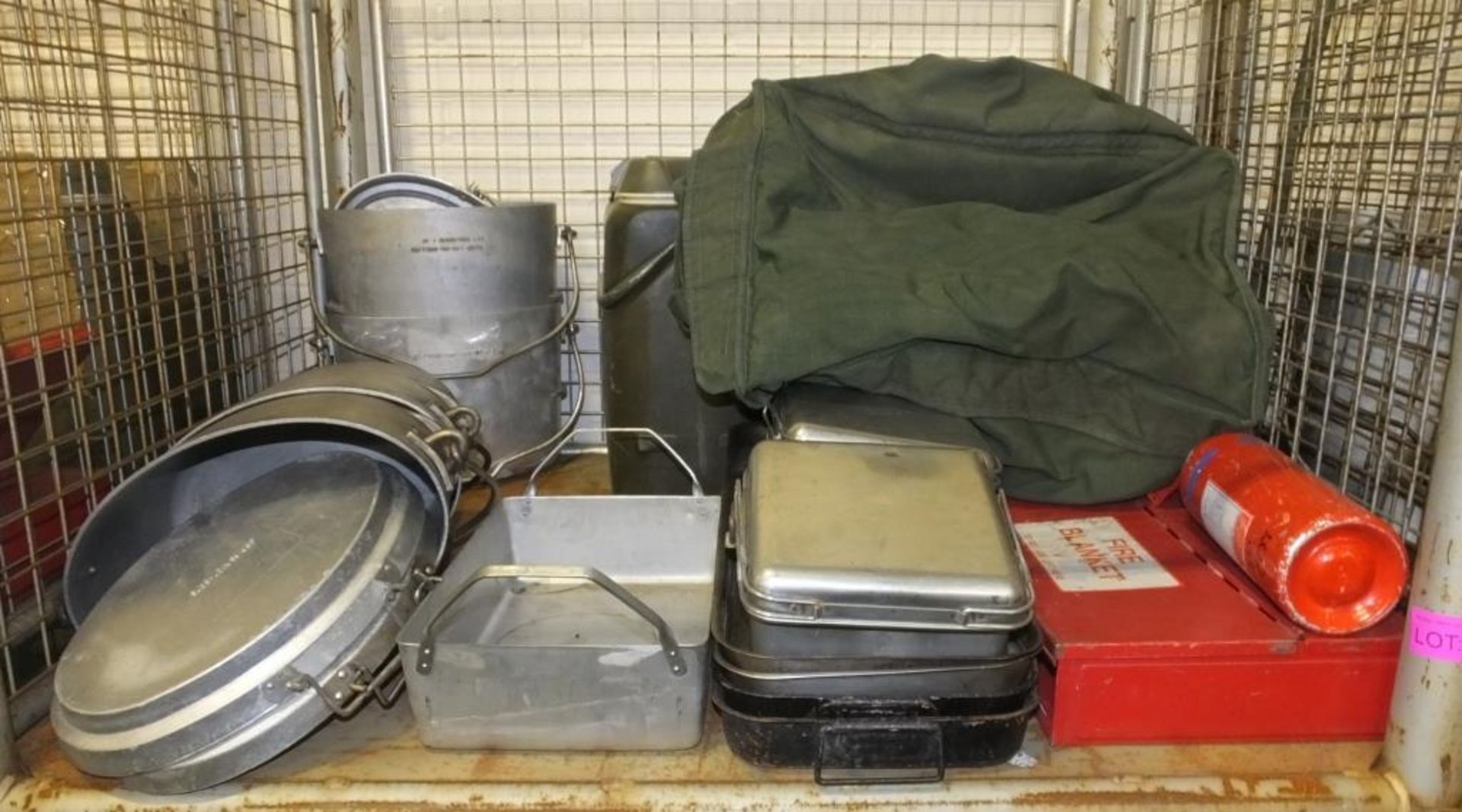 Field Kitchen set - cooker, oven, sieve set in carry box, norweigen food boxes - Image 2 of 4
