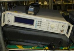 IFR 2025 9khz - 2.51GHZ Signal Generator with carry bag